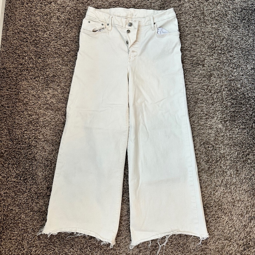 Time and Tru High Rise Cropped Jeans-Cream